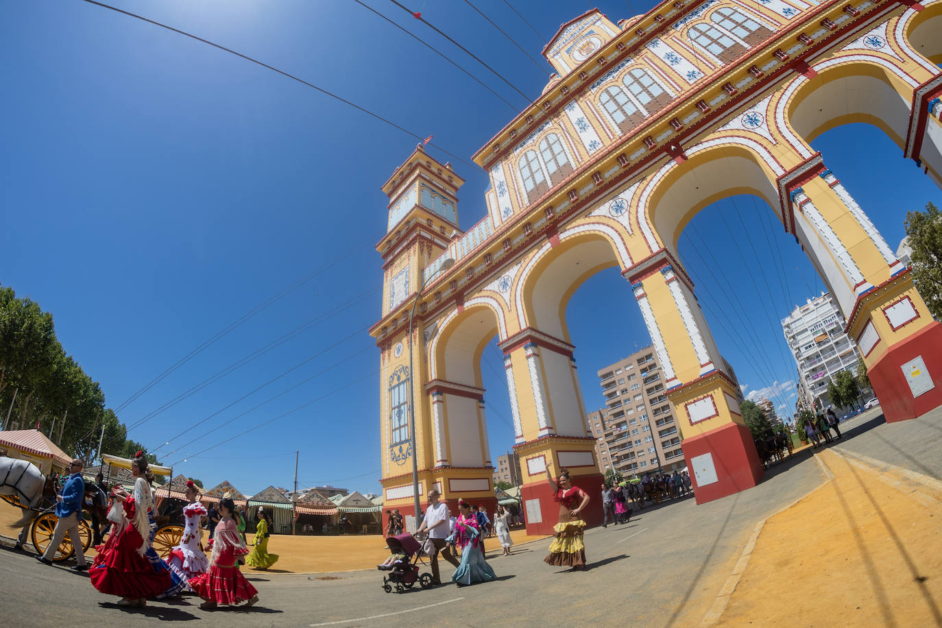 Ambiente en el Real durante el último día de la Feria de Abril de 2023