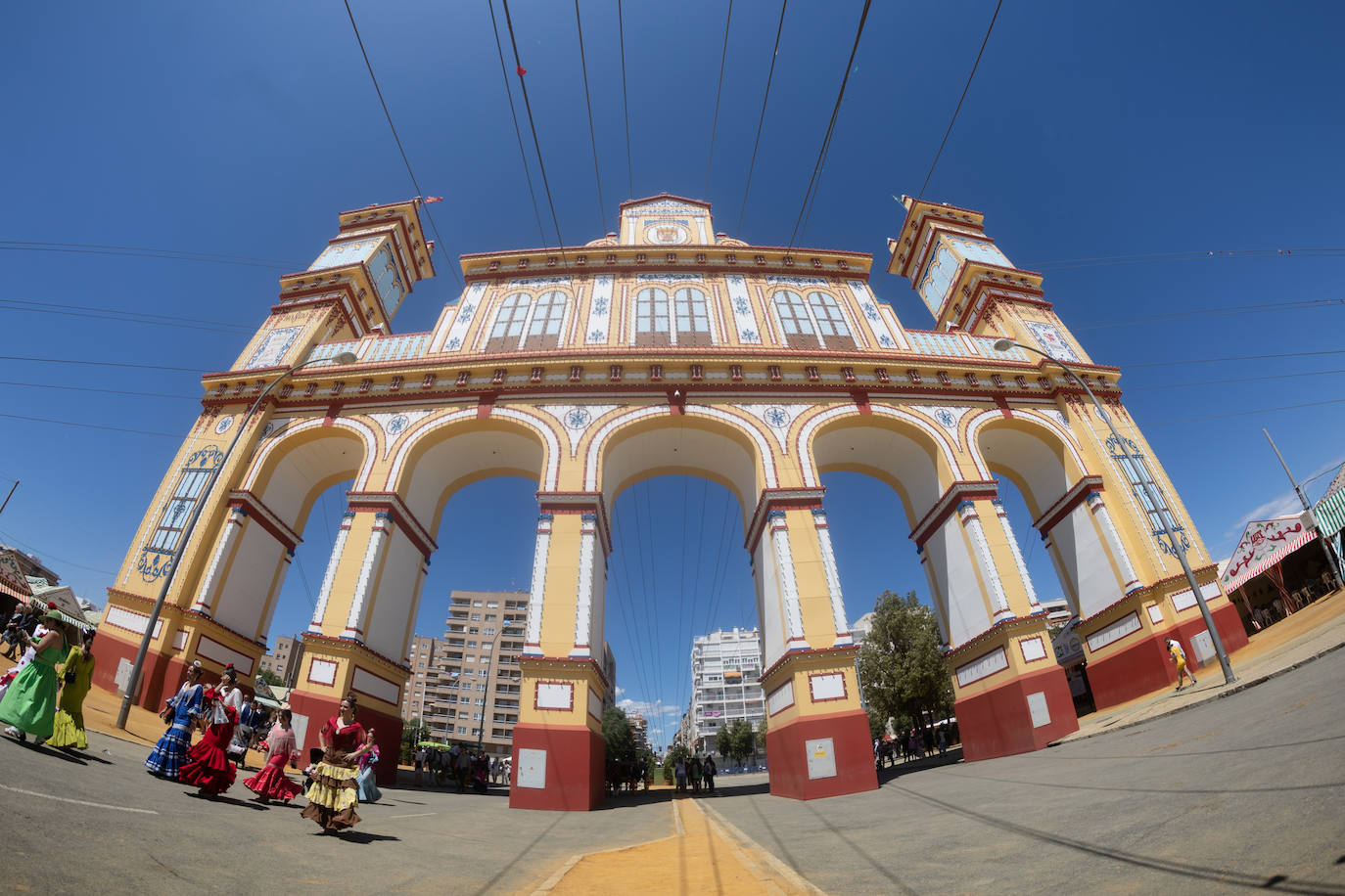 Ambiente en el Real durante el último día de la Feria de Abril de 2023