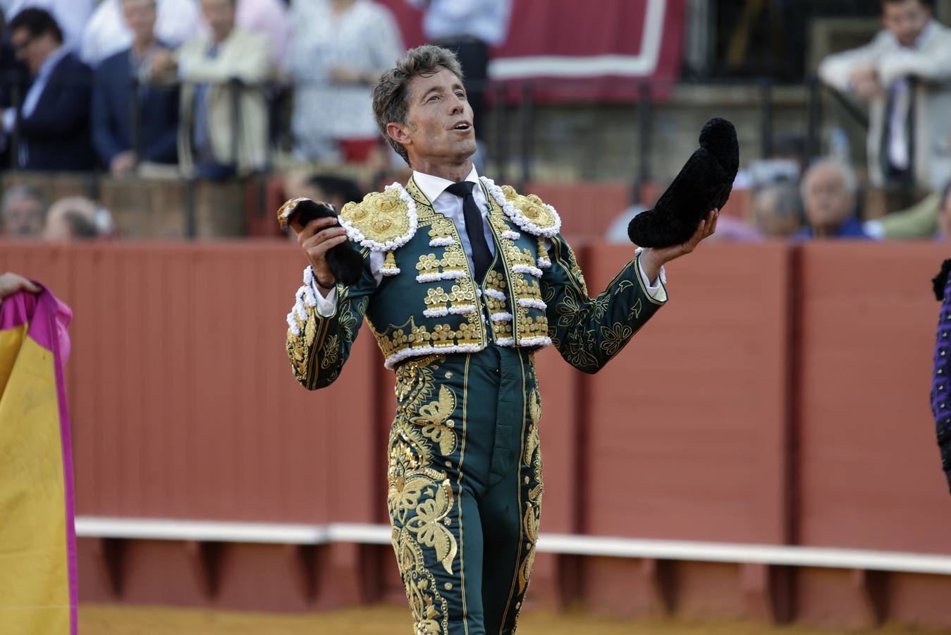 Escribano cortó una oreja y se le resistió la segunda por una mal estocada