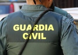 La Guardia Civil detiene a dos personas por sustraer alcantarillas, tapas de registros y mobiliario urbano en el Aljarafe