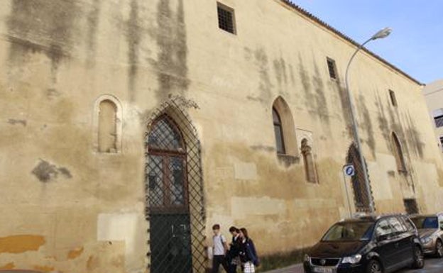 Fachada exterior visible del convento