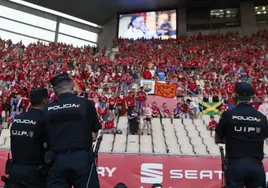 El balance policial de la final de Copa del Rey concluye con dos detenidos y seis aficionados expulsados del estadio de la Cartuja