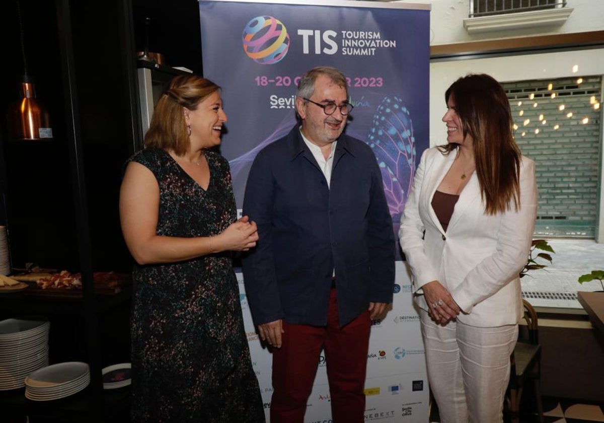 Silvia Avilés, Christian Delom y Laia Serrano