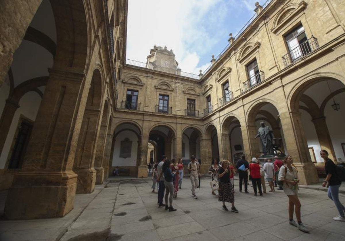 Patio del Rectorado de la Universidad de Sevilla