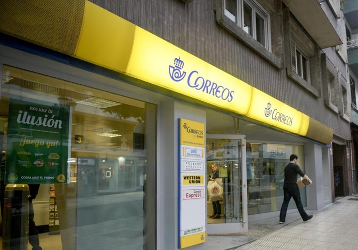 Fotografía de archivo de una oficina de Correos