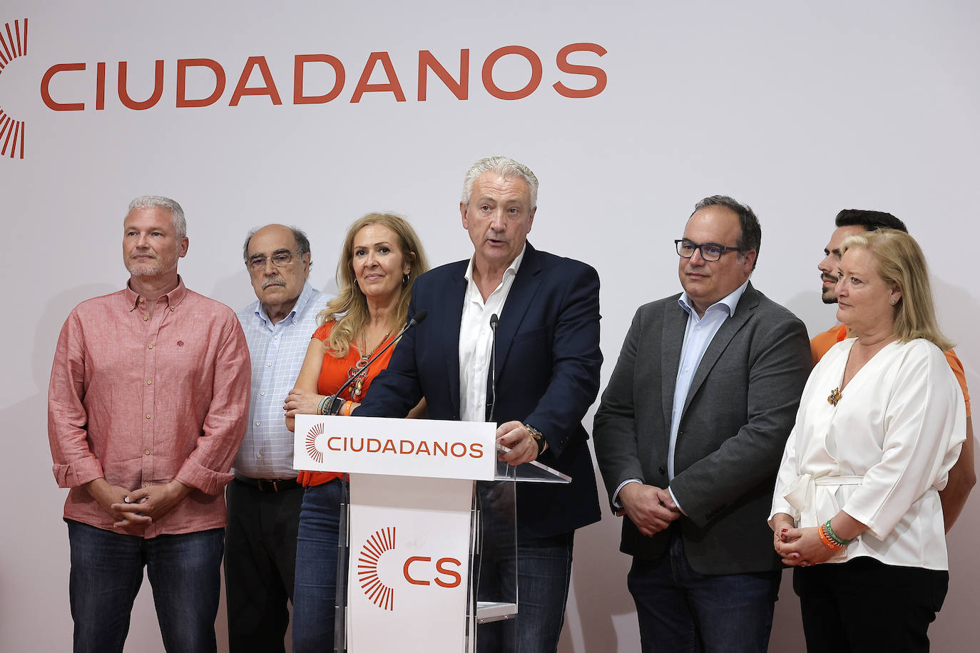Miguel Ángel Aumesquet en la sede de Ciudadanos en Sevilla
