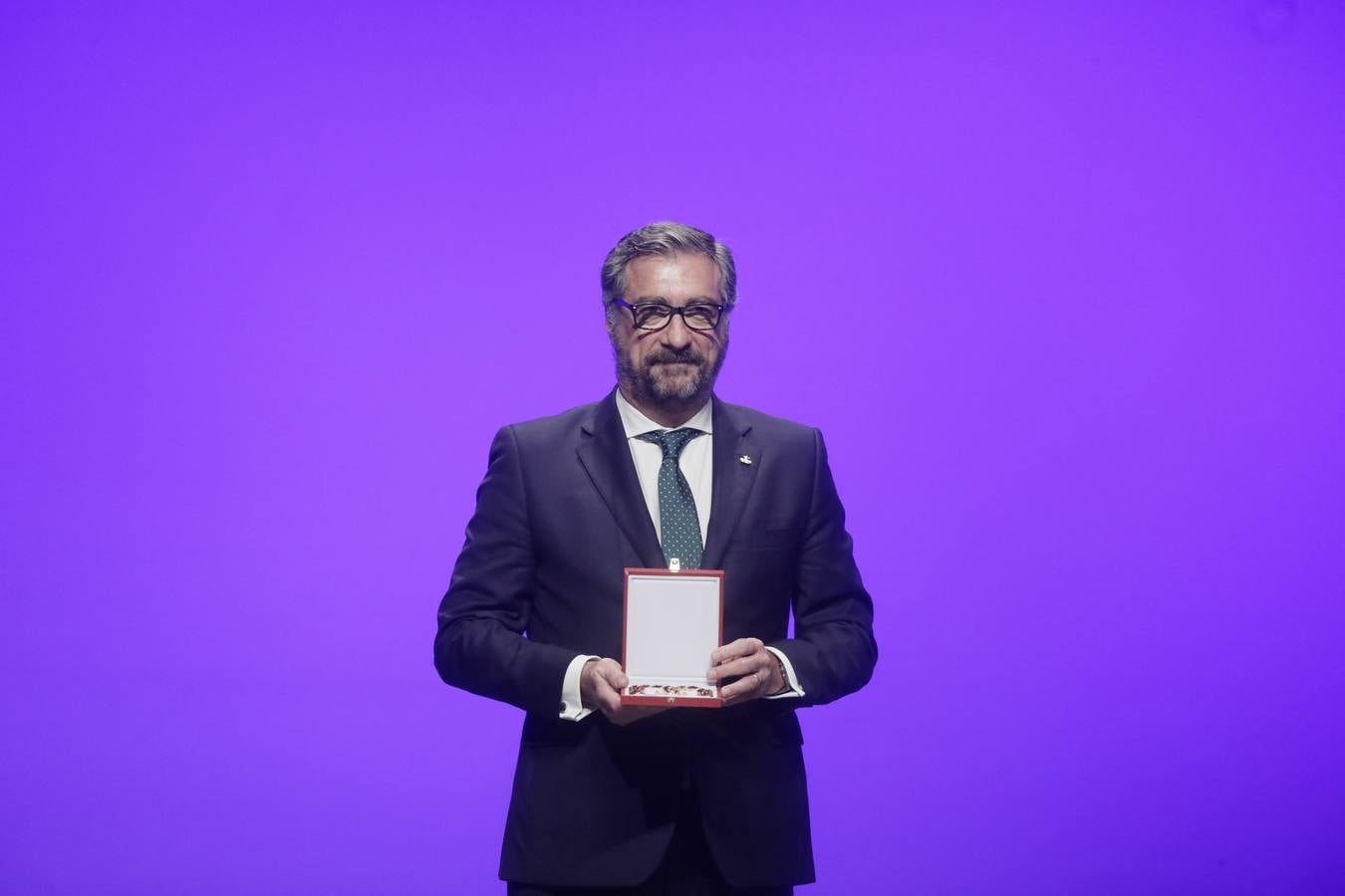 Medalla de Sevilla a la Hermandad de Cristo de Burgos  