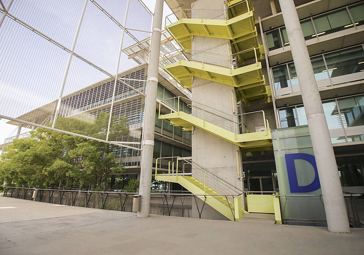 Uno de los edificios del complejo de Palmas Altas que albergará la futura Ciudad de la Justicia de Sevilla