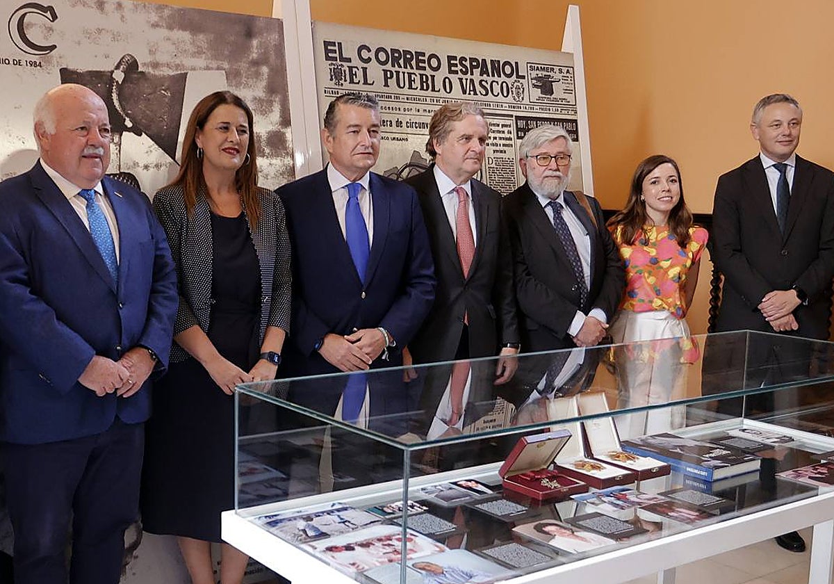 Inauguración de la muestra organizada conjuntamente por Fundación Víctimas del Terrorismo, Fundación Centro para la Memoria de las Víctimas del Terrorismo, Grupo Vocento, Ministerio del Interior, Junta de Andalucía y Ayuntamiento de Sevilla