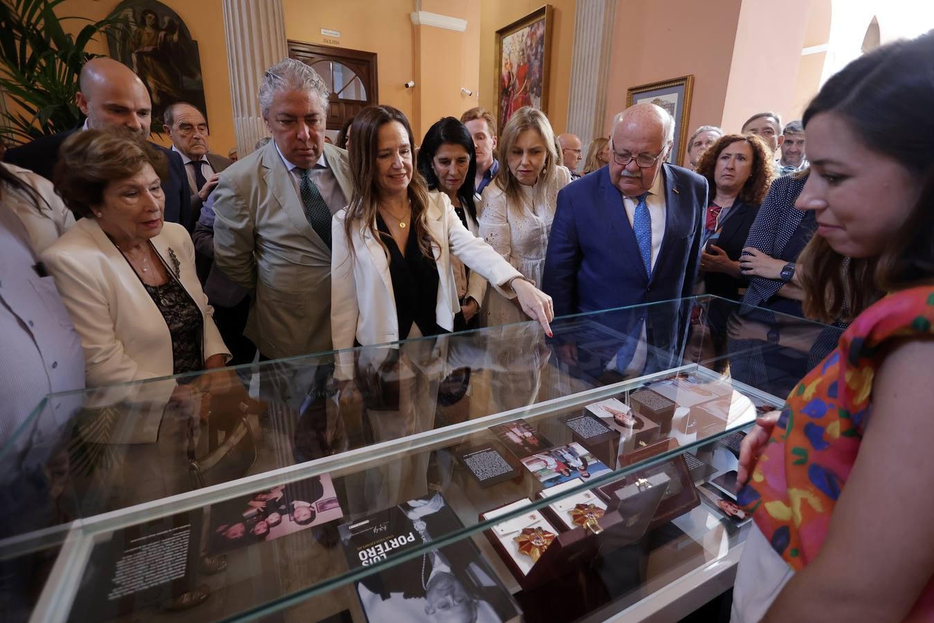 Inauguración de la muestra  'El terror a portada. 60 años del terrorismo en España a través de la prensa' en el Ayuntamiento de Sevilla