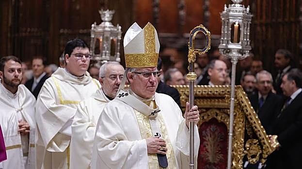 El arzobispo José Ángel Saiz Meneses durante la homilía