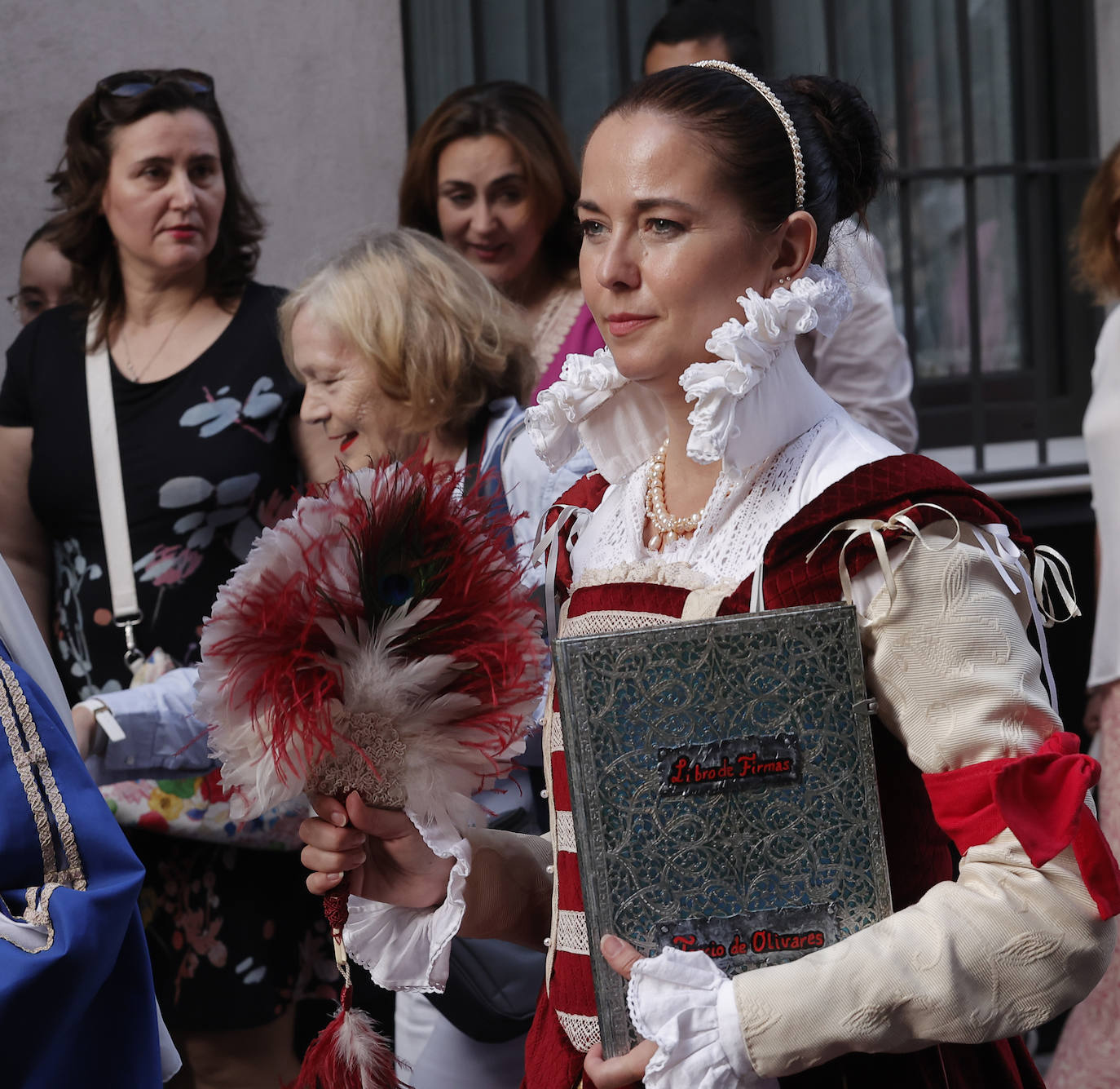El desfile que conmemora el 424 aniversario del nacimiento de Diego Velázquez en Sevilla
