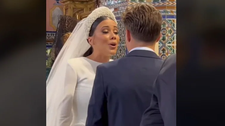 La ex concursante de la Voz que le dedicó una emotiva canción a su marido durante su boda en Sevilla