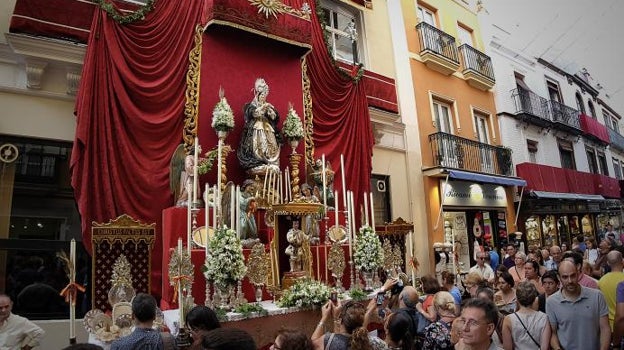 Un altar para el Corpus Christi de Sevilla de la Asunción de Cantillana