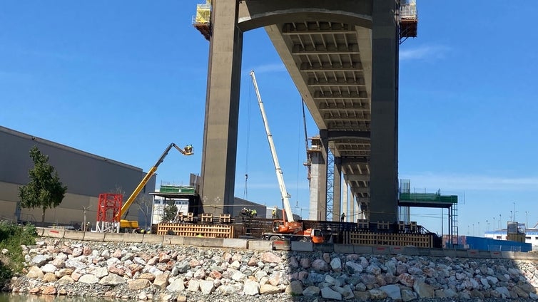 Ninguna empresa sevillana está en la obra del puente del Centenario