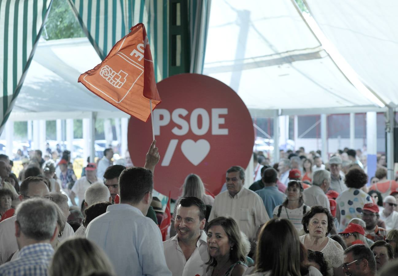 Primer mitin de precampaña  de Pedro Sánchez celebrado en Dos Hermanas