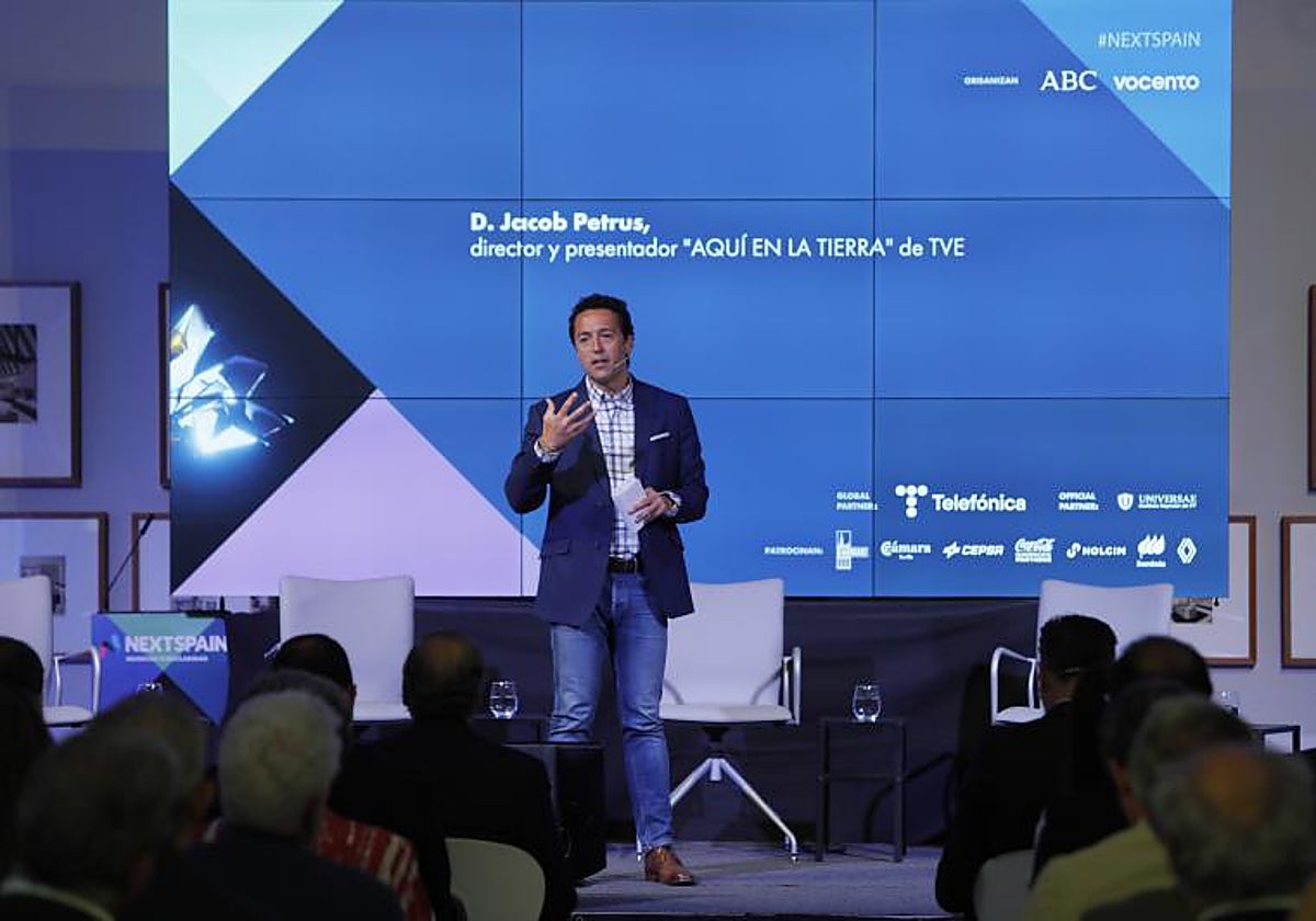 Jacob Petrus, director y presentador de Aquí la Tierra