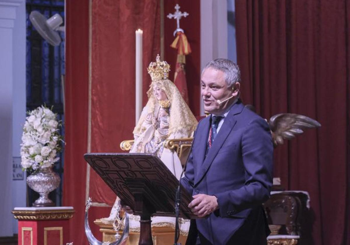 El director de ABC de Sevilla, Alberto García Reyes, durante el pregón