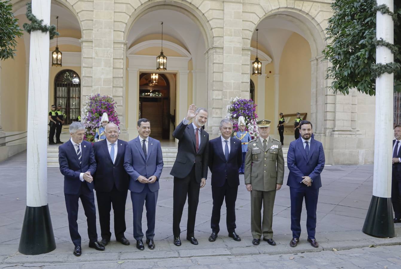El Rey Felipe VI recibe en el Ayuntamiento de Sevilla el IX Premio contra el Terrorismo Alberto Jiménez-Becerril