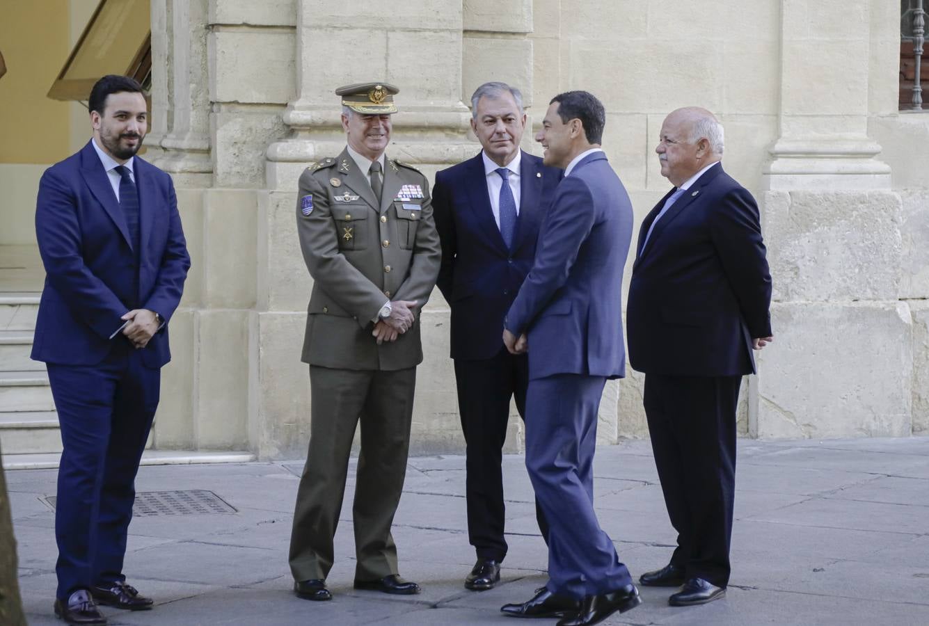 El Rey Felipe VI recibe en el Ayuntamiento de Sevilla el IX Premio contra el Terrorismo Alberto Jiménez-Becerril