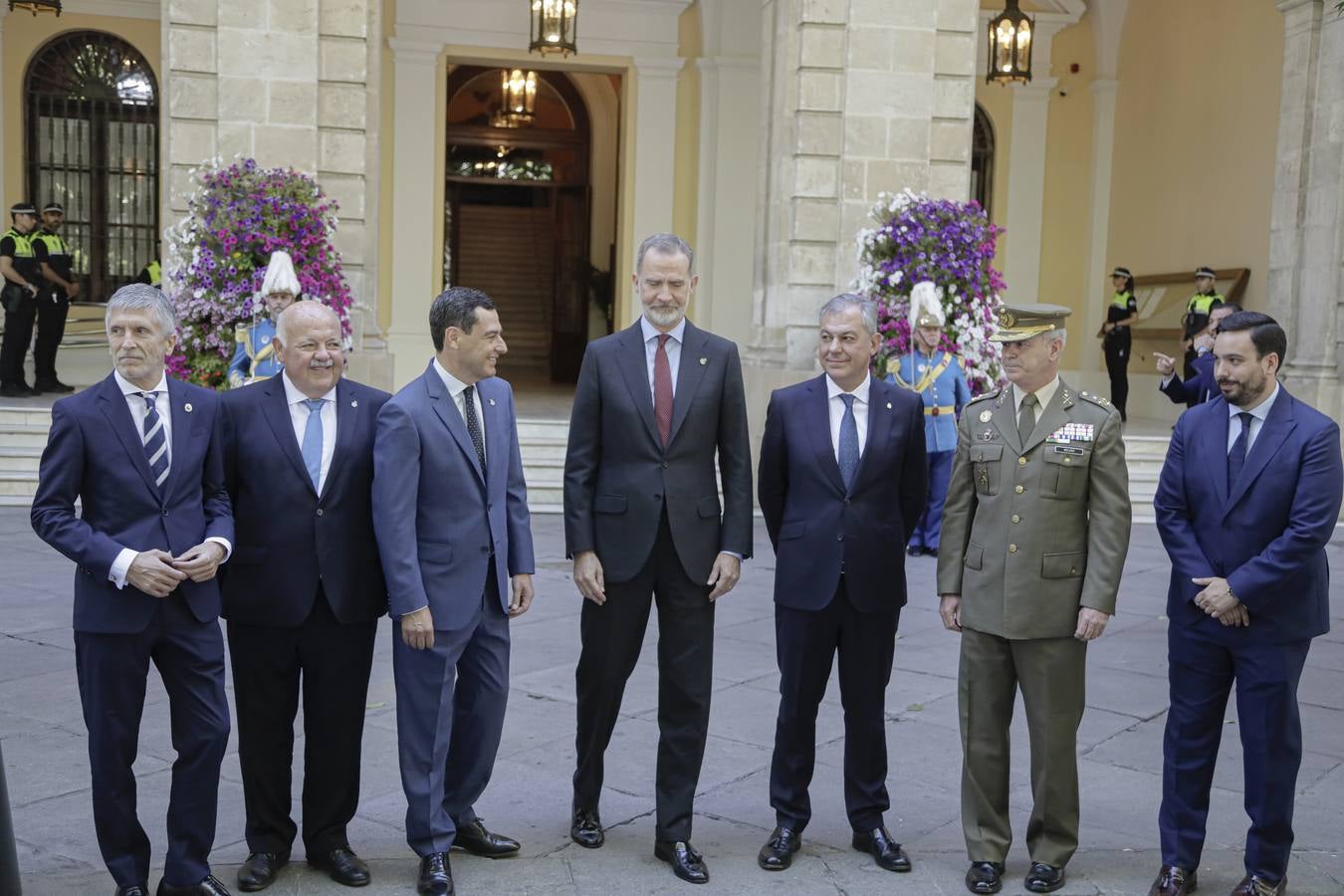 El Rey Felipe VI recibe en el Ayuntamiento de Sevilla el IX Premio contra el Terrorismo Alberto Jiménez-Becerril