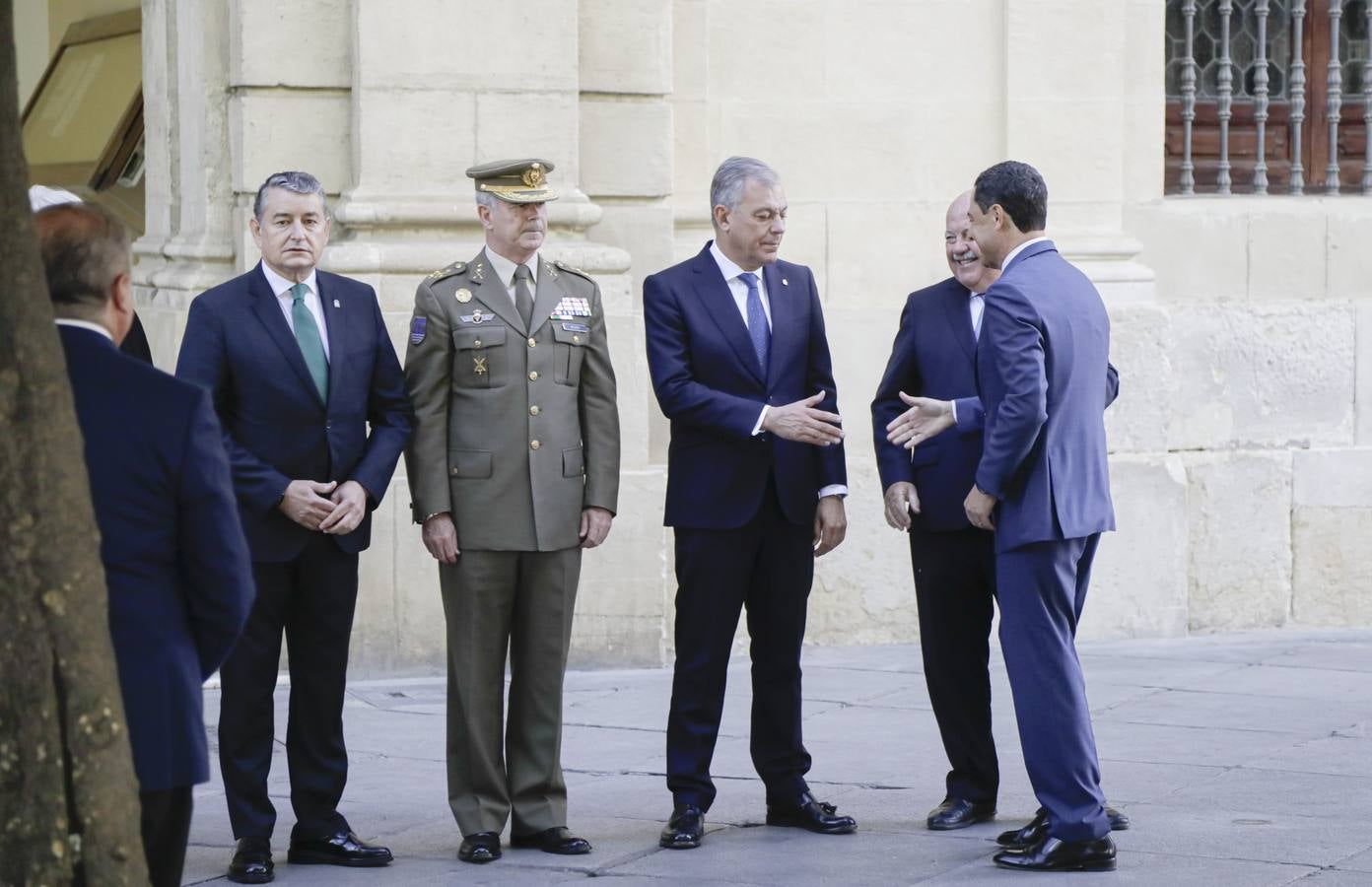El Rey Felipe VI recibe en el Ayuntamiento de Sevilla el IX Premio contra el Terrorismo Alberto Jiménez-Becerril