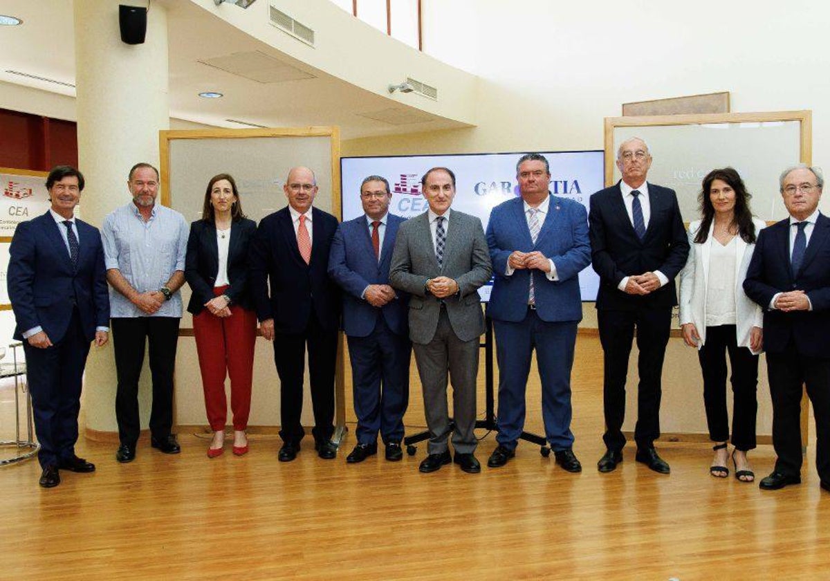 Representantes de Garántia SGR y de las ocho patronales empresariales de Andalucía