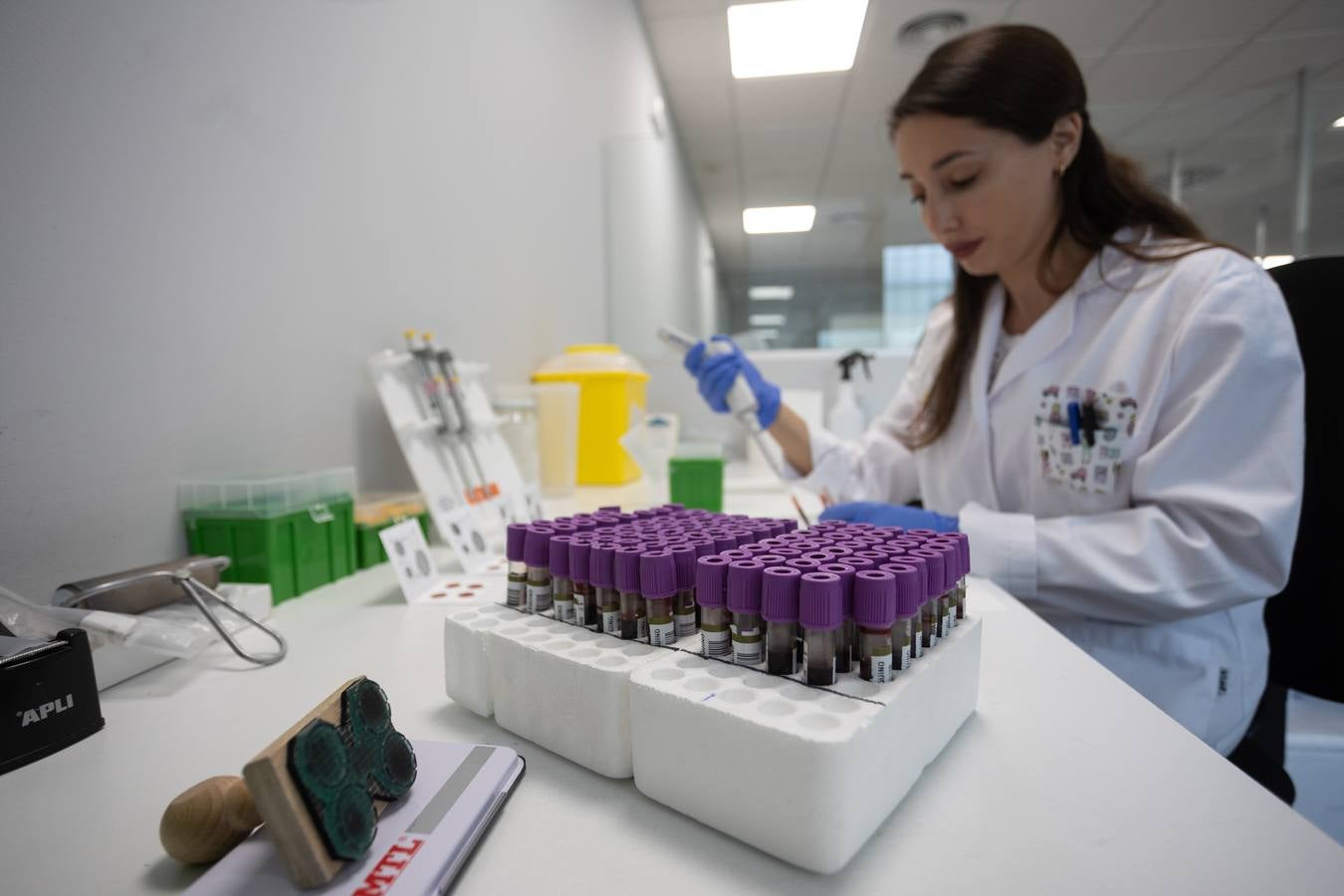 Dependencias y trabajadores del laboratorio para equinos de la ANCCE