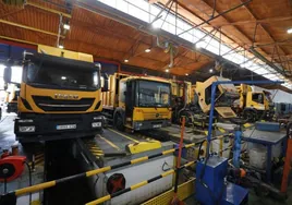 El 84 por ciento de los camiones que realizan la recogida de basuras de Lipasam en Sevilla está averiado o al límite de su vida útil