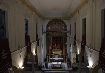 Pasión hace una donación económica al Santo Entierro para el arreglo de las cubiertas de San Gregorio