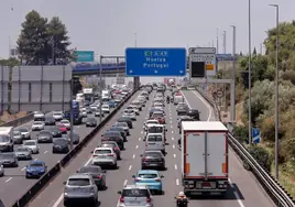 Sevilla recupera la normalidad en las carreteras por el éxodo masivo a las playas