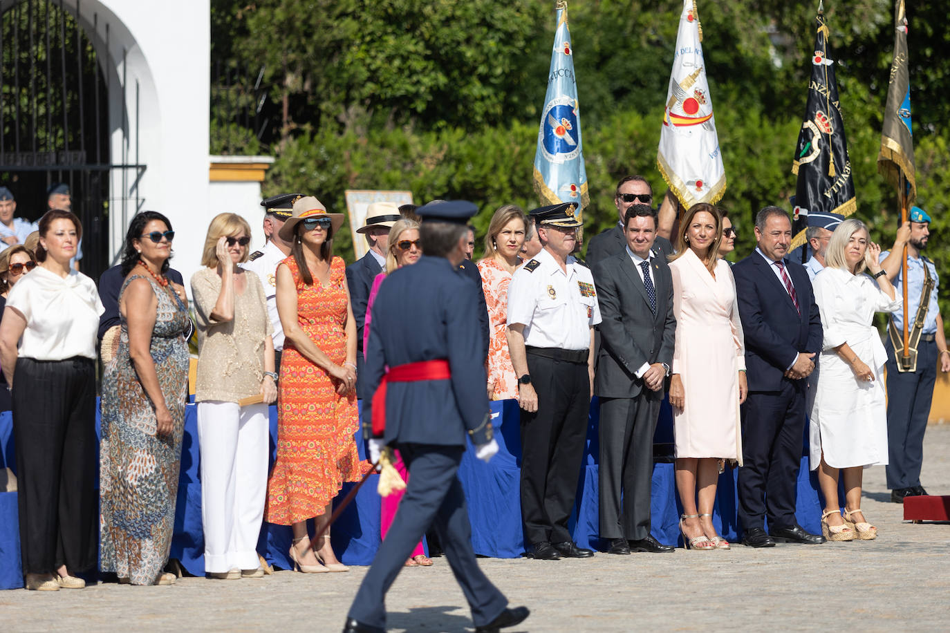 La ceremonia castrense con motivo del relevo del Jefe del Acuartelamiento Aéreo de Tablada
