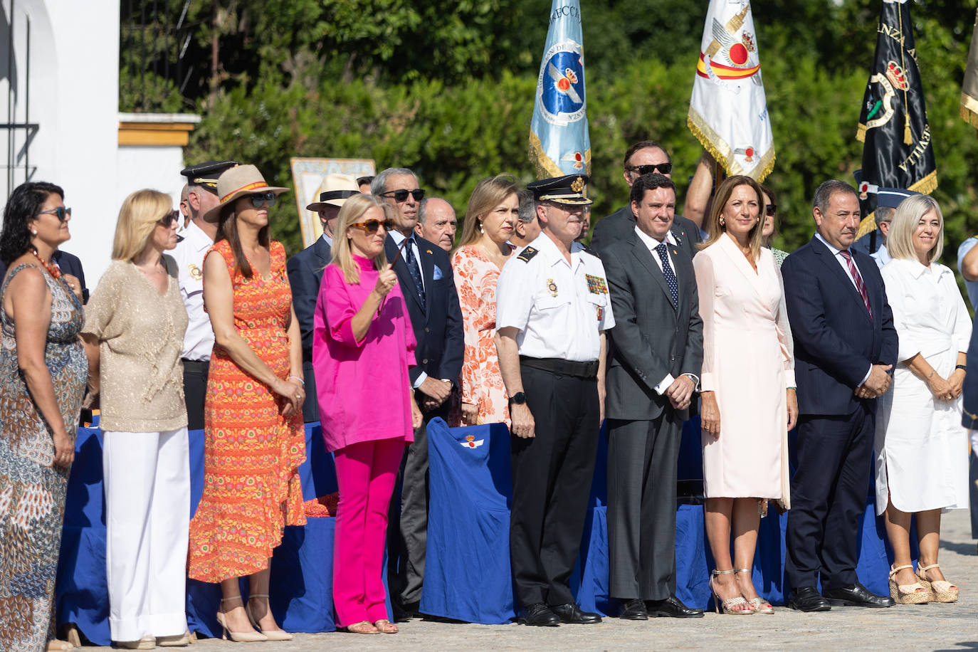 La ceremonia castrense con motivo del relevo del Jefe del Acuartelamiento Aéreo de Tablada