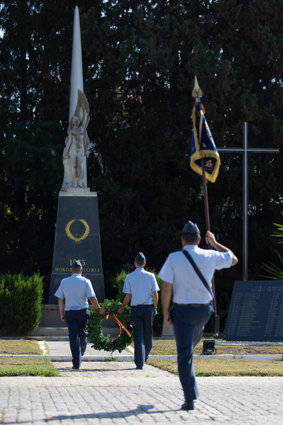 La ceremonia castrense con motivo del relevo del Jefe del Acuartelamiento Aéreo de Tablada