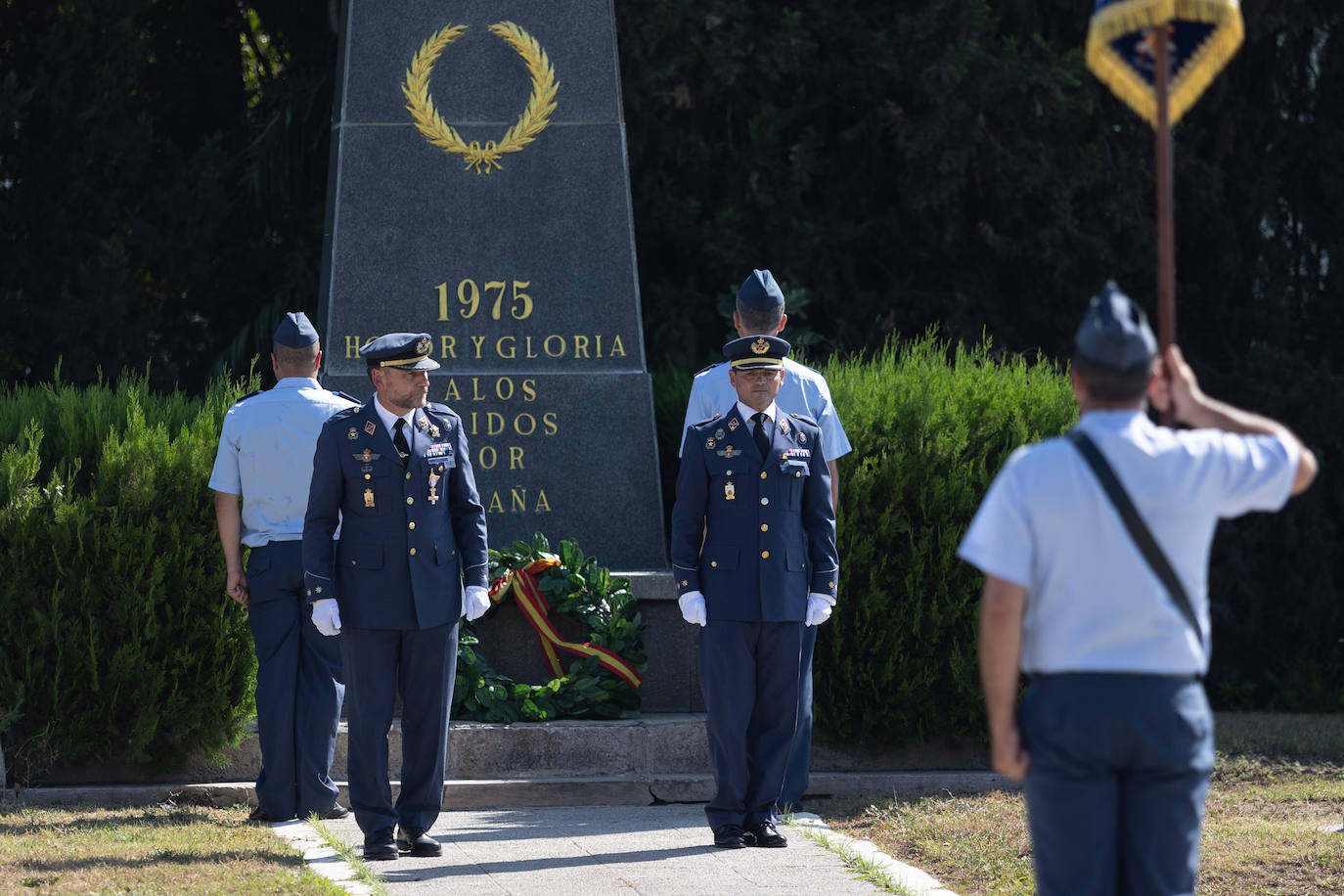 La ceremonia castrense con motivo del relevo del Jefe del Acuartelamiento Aéreo de Tablada