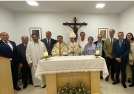 Ramón Valdivia bendice la capilla de Jesús del Gran Poder en el Hospital Muñoz Cariñanos