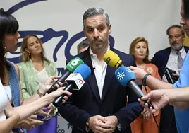 El candidato del PP al Congreso Juan Bravo, reclama para Sevilla la SE-40, el metro y el cierre del anillo de Cercanías