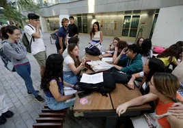 Más de 5.000 universitarios buscan piso en Sevilla para compartir a 300 euros de media