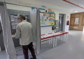 Elecciones generales 2023: ¿a qué hora abren y cierran los colegios electorales en Sevilla?