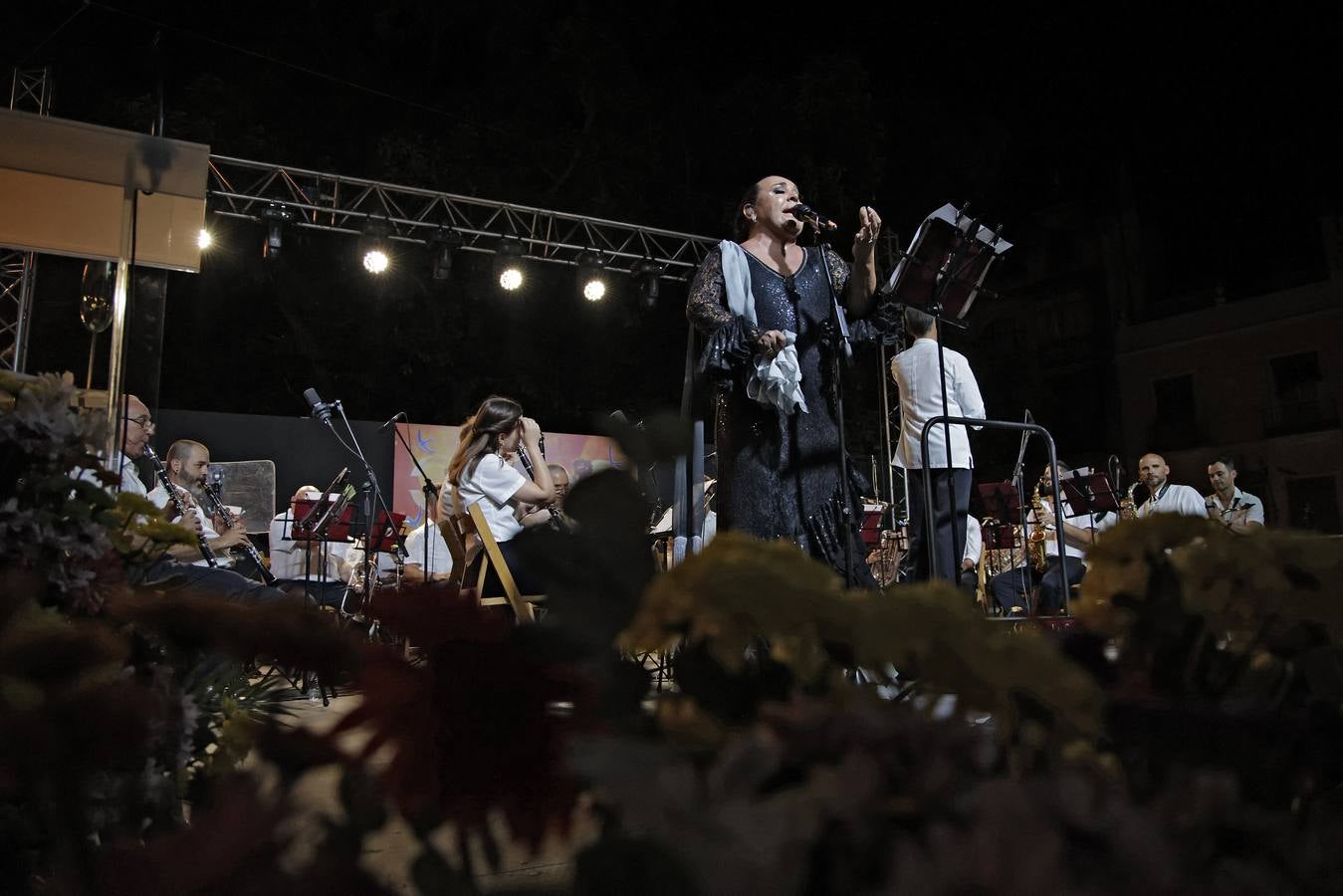 Primer día de la Velá de Triana de 2023 que se ha inaugurado con el pregón