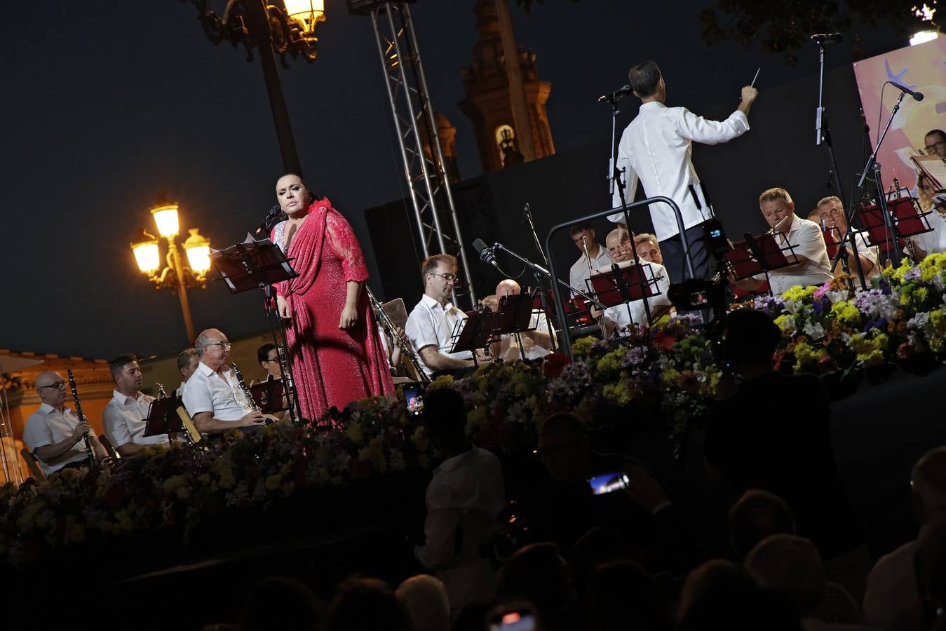 Primer día de la Velá de Triana de 2023 que se ha inaugurado con el pregón