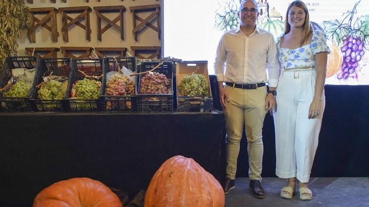 Una calabaza de 44 kilos se lleva el primer premio de agricultura en Los Palacios y Villafranca