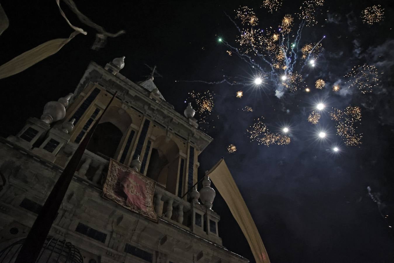 Luminarias desde la torre de la parroquia de Santa Ana