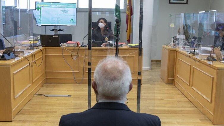 El Colegio de Médicos de Sevilla declara 'non grato' al psiquiatra Javier Criado