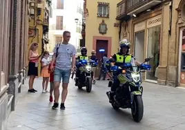 El Ayuntamiento de Sevilla envía patrullas de policías al centro histórico contra los carteristas