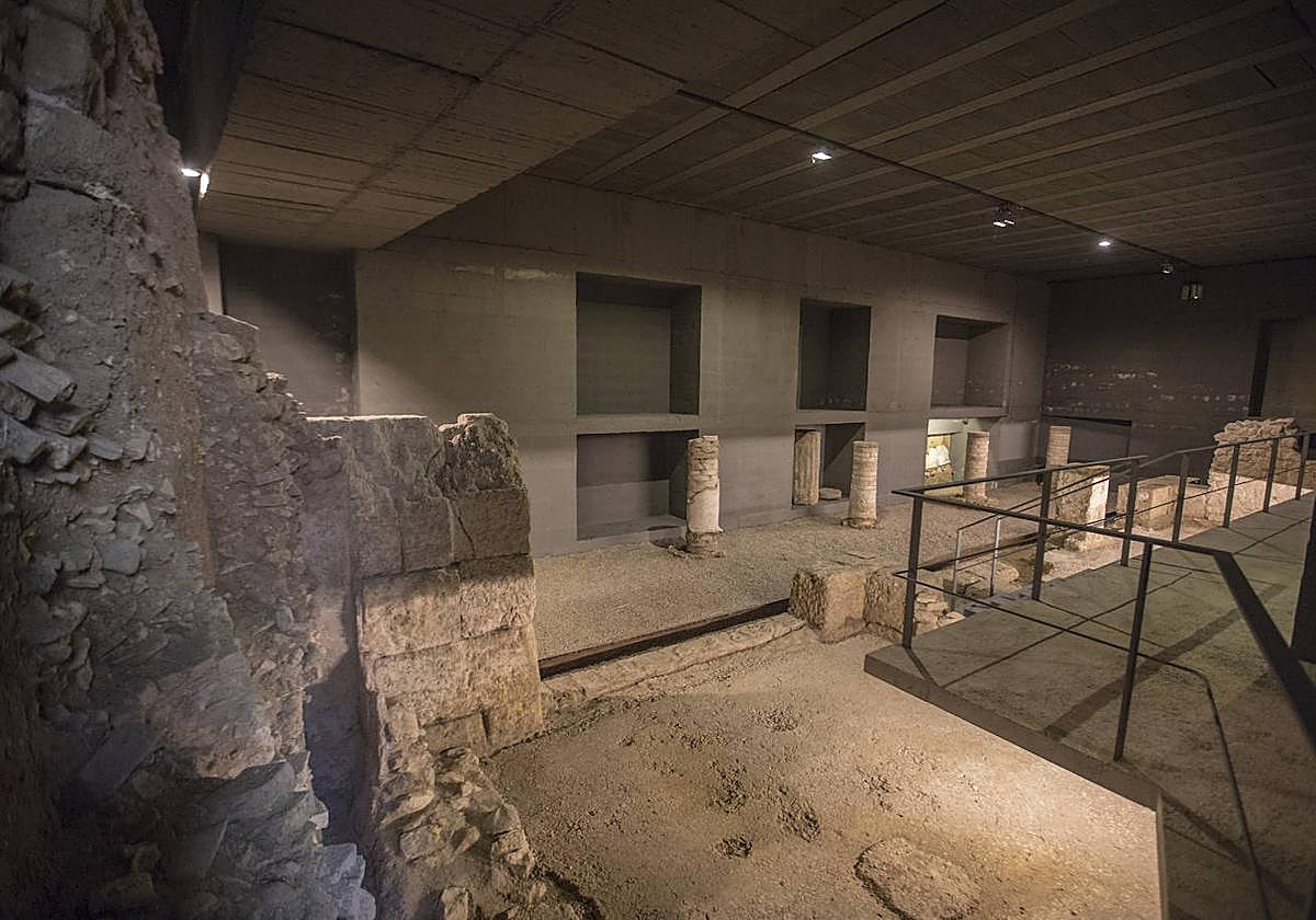 Excavaciones en el Patio de Banderas del Alcázar de Sevilla