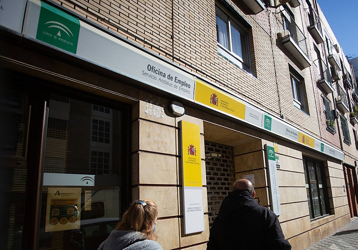 Oficina de Empleo de la calle Febo de Triana, en Sevilla