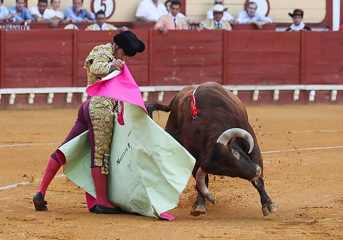 El torero de La Puebla del Río se arrebató con sus dos toros