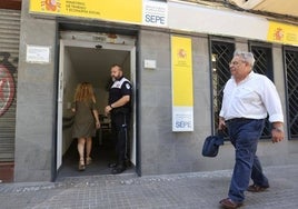 ¿Los autónomos y las empleadas del hogar no tienen derecho al subsidio para mayores de 52 años? Esto es lo que dice el SEPE