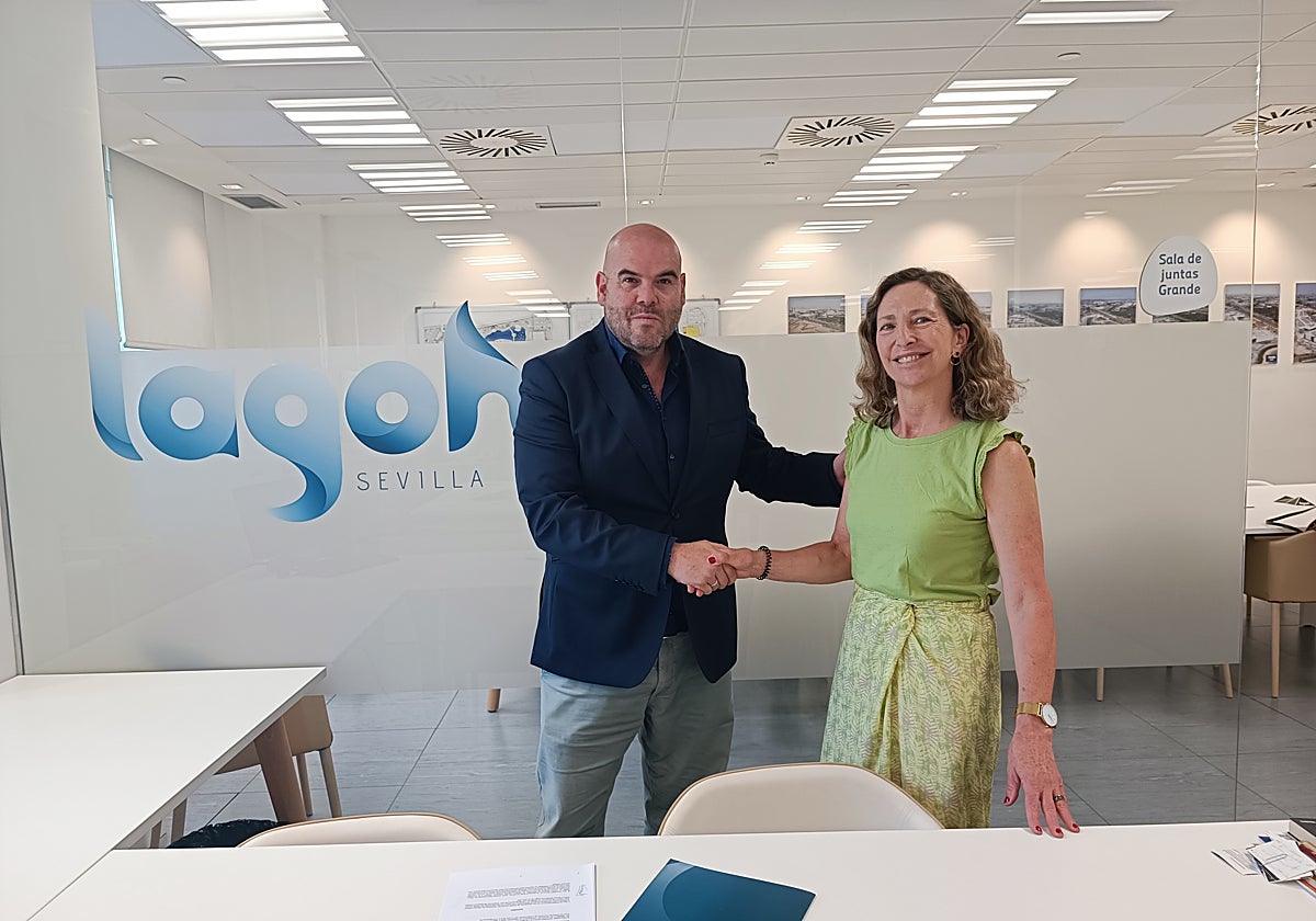 Carlos Fita, gerente de Lagoh, y Mercedes Molina, presidenta de Autismo Sevilla